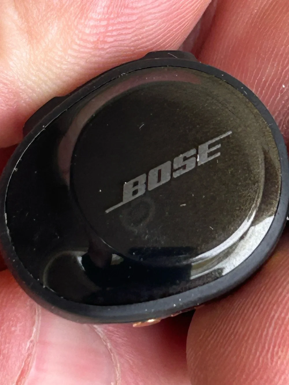 BOSE SoundSport Free Bluetooth Wireless EAR BUDS with Charging Case